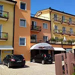 贝娅特丽克丝公寓酒店 公寓式酒店 巴多利诺